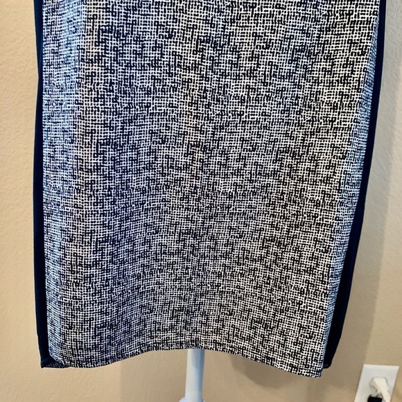 NEW Philosophy Sleeveless Top Medium Black White Pattern Solid Black Back Panel - Picture 4 of 15